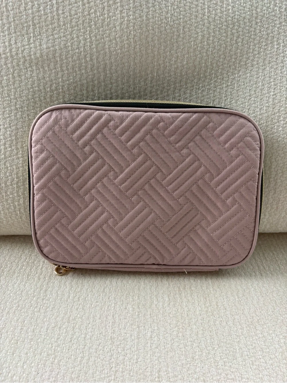 BAGSMART Quilted Electronic Organizer Travel Cable Case Blush Pink